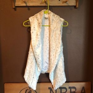 Show Me Your Mumu- White Jag Faux Fur- NBW